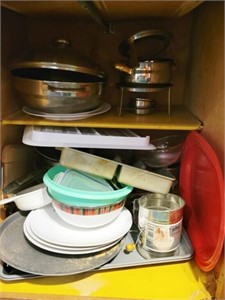 CONTENTS OF CABINET-COOKWARE