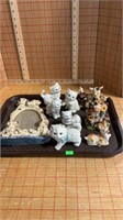 Tray of glass kittens and animal decor