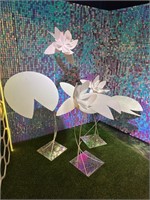 METAL FLORAL/LILLY DÉCOR - WHITE WITH MIRRORED