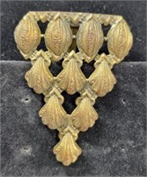 2 VTG Draped Shells & Artisan Dress Clip