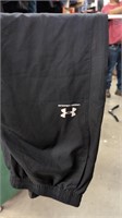 Large Under Armour loose track pant