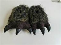 New Critter slippers size small to medium