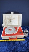 VTG portable GE record player working.
