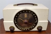 Zenith Model T-825 Painted Bakelite Tube Radio