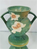 Roseville "Magnolia" green vase w handles