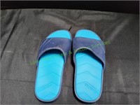 Okabash Women 's Blue Slide-On Shoe, Sz Sm