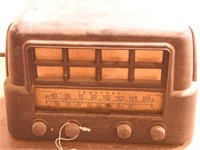 Lot #330 - Vintage Truetone Broadcast radio