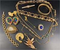 Vintage goldtone jewelry lot