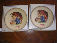 (2) 1982 M.J. Hùmmel Hand Painted Decorative