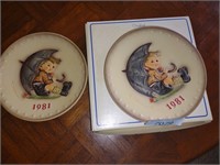 (2) 1981 M.J. Hùmmel Hand Painted Decorative