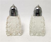 Salt & Pepper Shaker Set