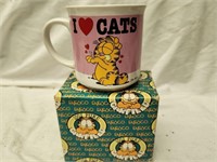 Garfield Mug in box