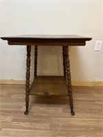 Vintage. Claw Foot Oak Table