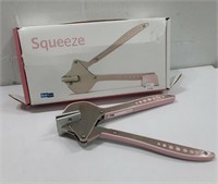 Like New "Squeeze" Scrapbooking Tool M16C