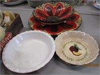 Pie Plates & Center Piece