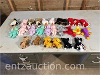 TOTE OF BEANIE BABIES