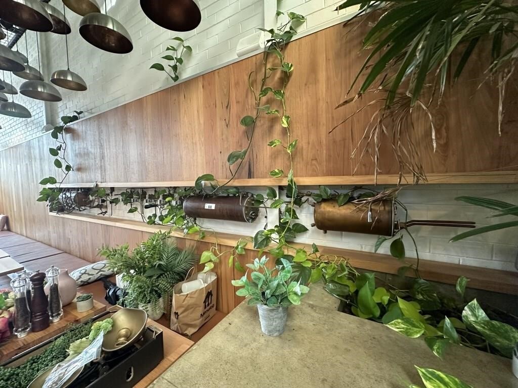 Modern Restaurant & Cafe Plant & Equip, Tables & Chairs