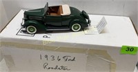 1936 Die Cast Roadster 1:24 scale in box