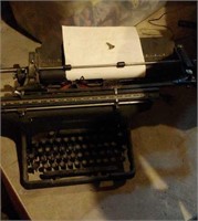 Vintage Underwood Type Writer