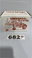 ERTL UNIVERSAL CO-OP E2 TOY TRACTOR