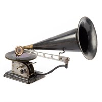 Columbia Model AU phonograph
