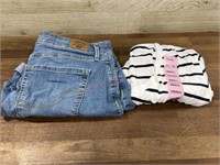 Women’s size 6 shorts & small gap shirt