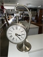 METAL CLOCK AND STAND