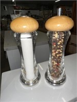 SALT AND PEPPER GRINDERS