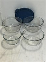 4 Clear Glass Bowls Only Comes With 1 Lid
