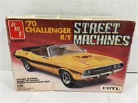 AMT ERTL STREET MACHINES 1970 CHALLENGER R/T 1/25