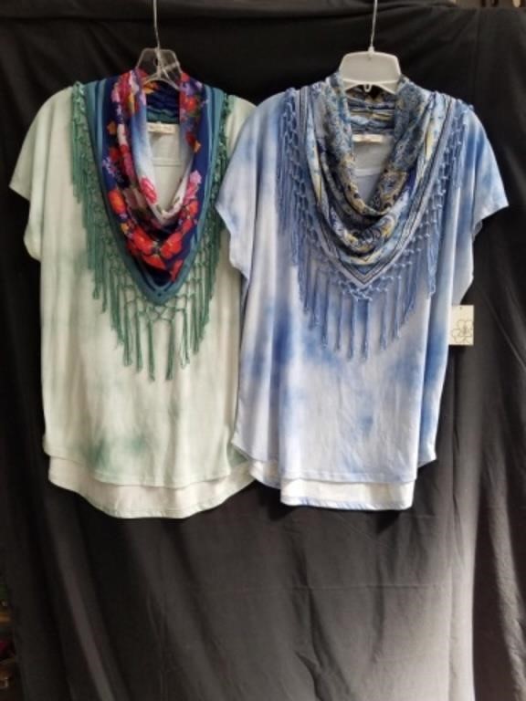 2 Women's Clover + Pine Tops, Both Size XL