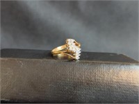 14K GOLD W/ DIAMOND CLUSTER RING