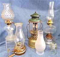 COLEMAN LANTERN & ASSORTED OIL LAMPS & SHADES