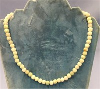 19" jade rose bead necklace      (11)