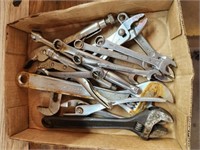 TRAY OF ASSORTED ADJUSTBLES, WRENCHES
