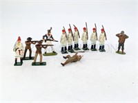 (12 PC) LEAD SOLDIERS, WHITE COAT