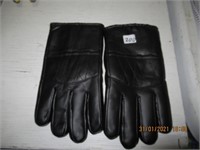 Pair of Leather Gloves " L "