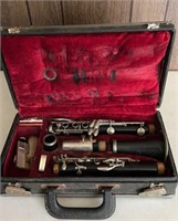 Vito Reso-tone clarinet w/case