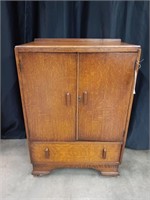 ANTIQUE CHILDS OAK WARDROBE