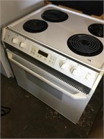 GE Electric Built In Range (Nice  ~ 30" W x 22")