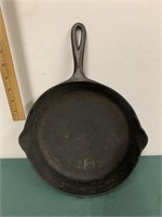 VINTAGE UNMARKED #7 CAST IRON FRYING PAN