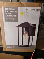 Medium exterior wall lantern