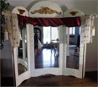 WHITE WOOD ROOM DIVIDER