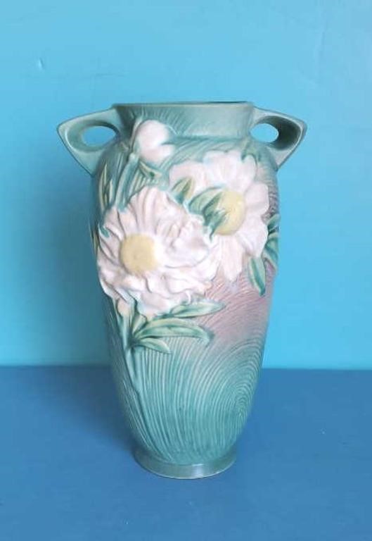 Vintage Roseville green # 67 - 12 Peony vase