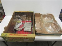 Pyrex & Kitchen items, 2 trays