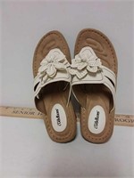 9 White Leather Sandal with flower