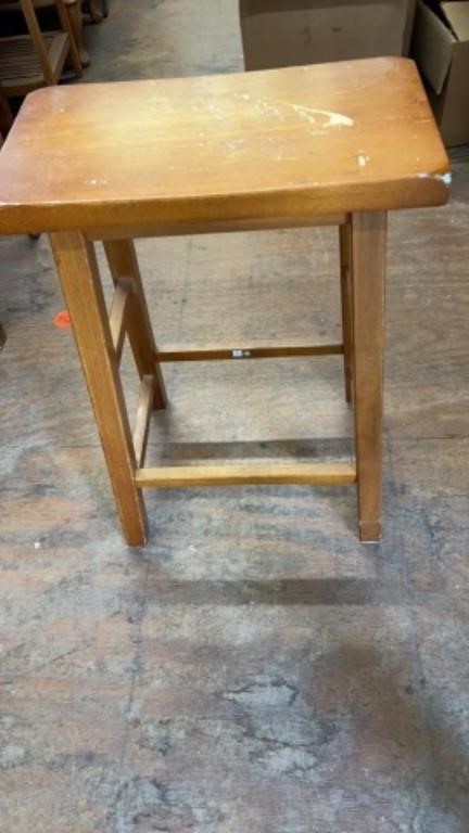 WOOD STOOL H 24