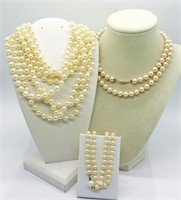 4 Faux Pearls Necklaces