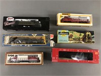 6pc Mixed HO Train Engines in Box w/ Atlas