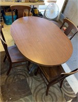 4 Chair Dining Table, (4) Oak Chairs